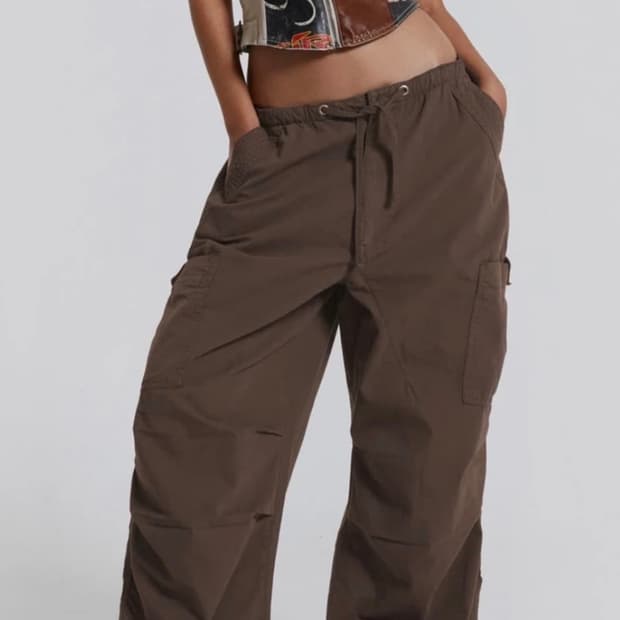 제이디드 런던 파라슈트 브라운