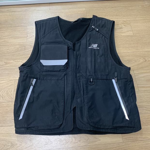 100)뉴발란스 카메라맨 유틸리티 테크 베스트 조끼