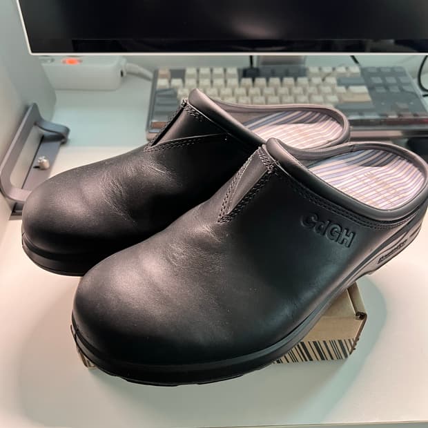 [270] 꼼데가르송 옴므 X 블런드스톤 클로그