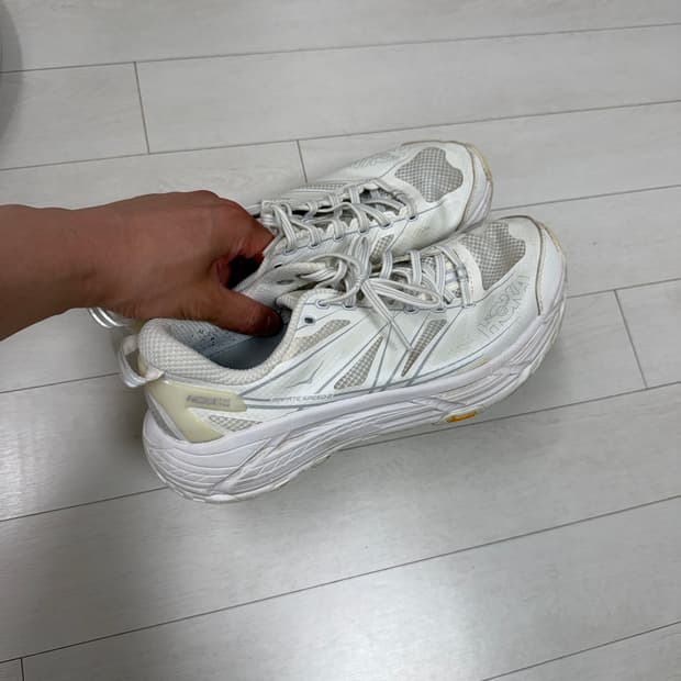 호카 마파테 스피드 2 275 사이즈  사진 찍고 절대 안신습니다