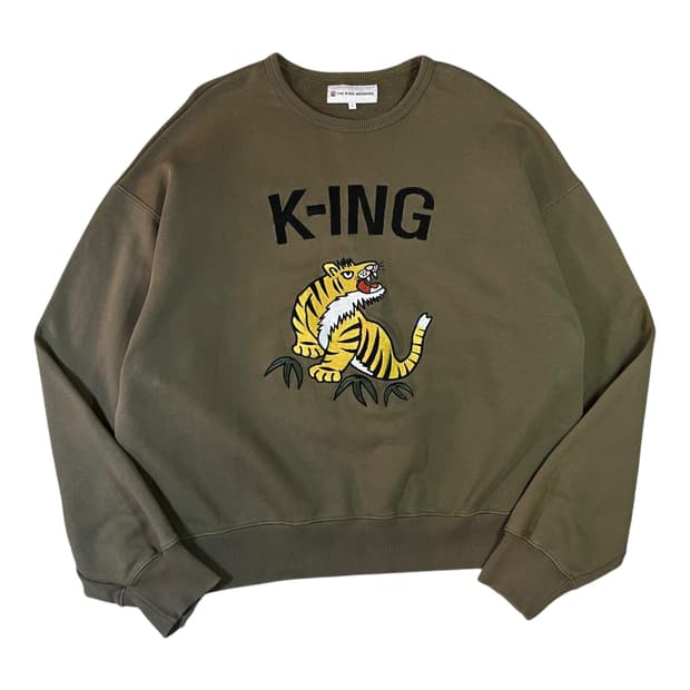 • 더 킹 아카이브 타이거 맨투맨