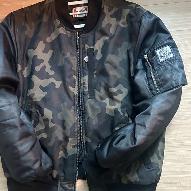 몽클레어 빈티지 감마블루 카모 봄버