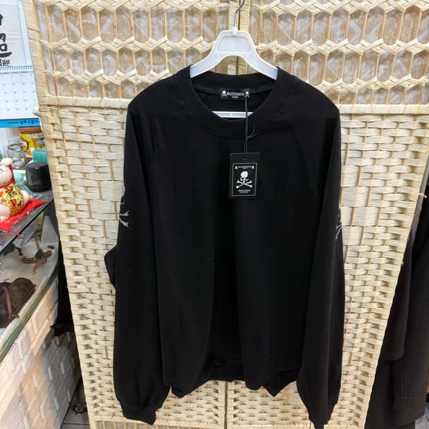 95-100 정품 마스터마인드 월드 맨투맨 팝니다