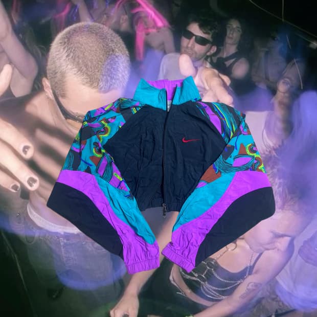 Nike 크롭 바람막이