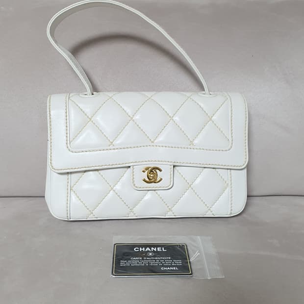 샤넬 와일드스티치 켈리백 화이트