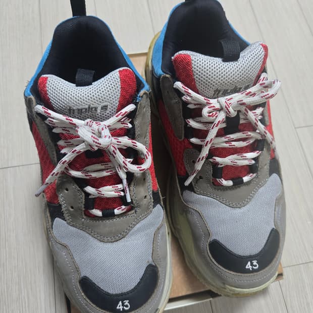 발렌시아가 트리플S 멀티 43사이즈