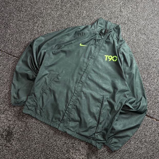 나이키 스톰핏 토탈 90 우븐 트랙 바람막이 2810