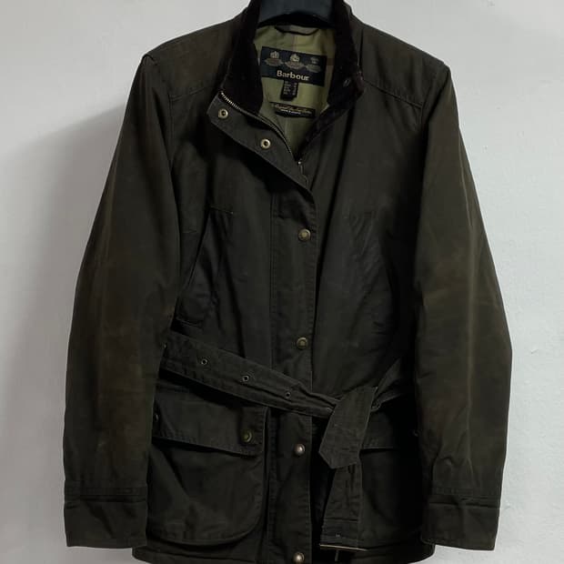 바버 몽고메리 우먼스 카키 벨티드 왁스자켓 (on.157)  