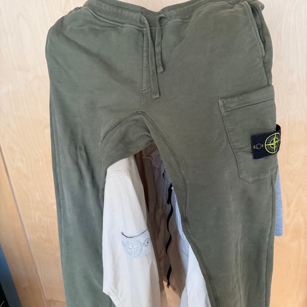 스톤아일랜드 조거 팬츠 카키