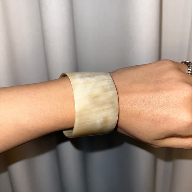Vintage ivory bangle