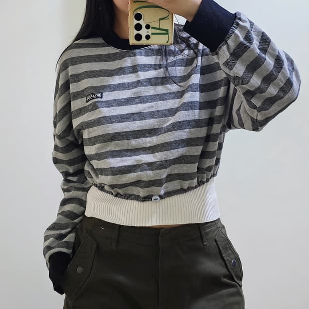 [무배] 스컬프터 크롭 그레이 스트라이프 긴팔티