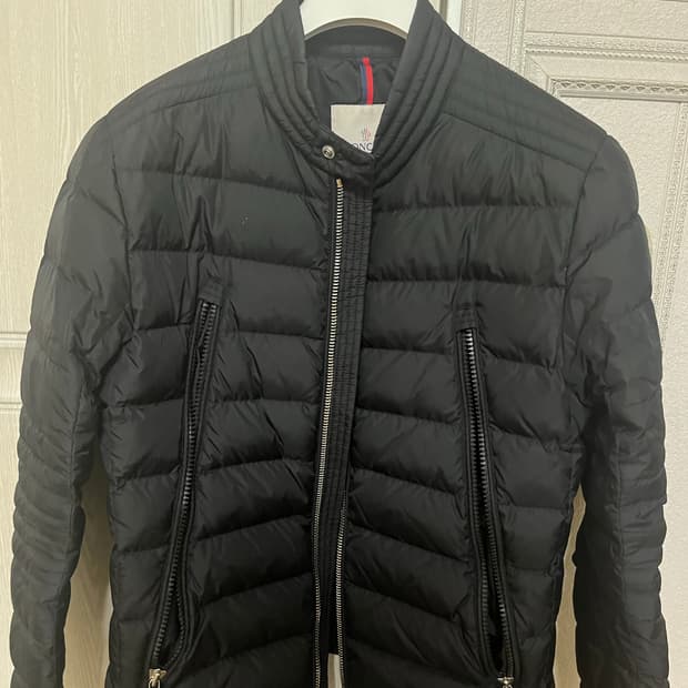 몽클레어 아미오트 경량패딩