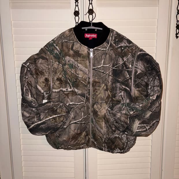 [S급] 슈프림 퀼티드 봄버 자켓 리얼트리 AP 카모 25FW