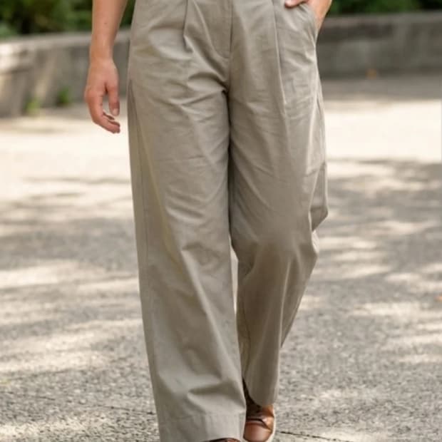 구호 베이지 핀턱 와이드 팬츠