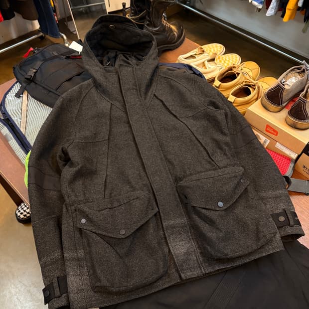 아르마니 익스체인지  울 베이스 사선지퍼 후드 자켓 숏코트