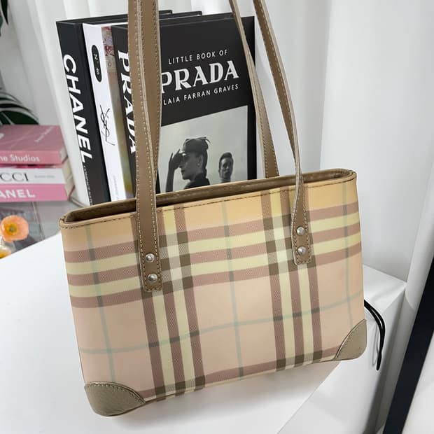 버버리 캔버스 토트백
