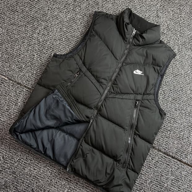 나이키 써미핏 윈드러너 다운 패딩 베스트 2105