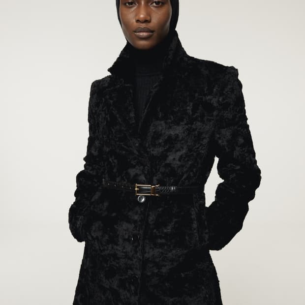 렉토 RECTO 슬림핏 폭스 퍼 코트 블랙