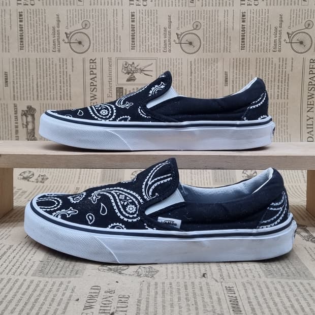 반스 블랙 페이즐리 슬립온 245