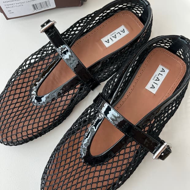 (새상품) 알라이아 피시넷 플랫슈즈 블랙