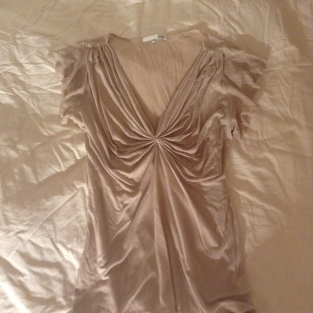 Mixxo 빈티지 베이지 셔링 브이넥 탑