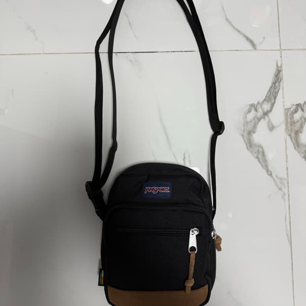 잔스포츠 미니 크로스백