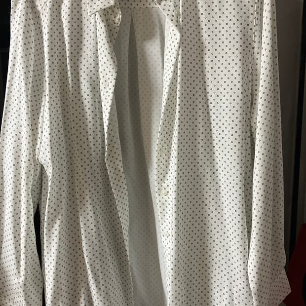 유니클로 땡땡이셔츠