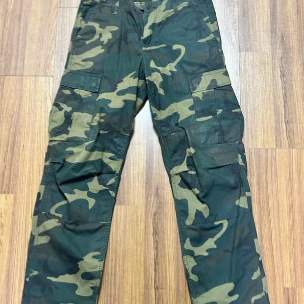 Carhartt WIP 카모 카고 팬츠