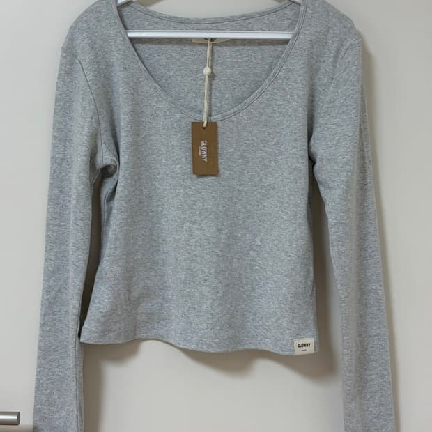 택o 새상품) 글로니 지 클래식 브이넥 롱슬리브 그레이