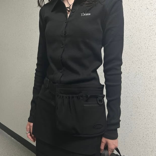 지초이 23ss 블랙 버튼 셔츠