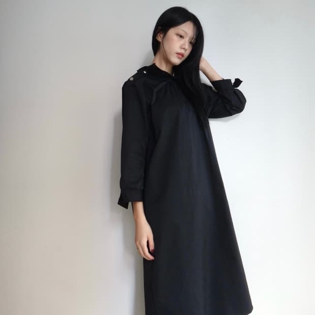 Semi pintuck layered ops & top / black
