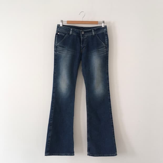 washing blue bootscut jeans
