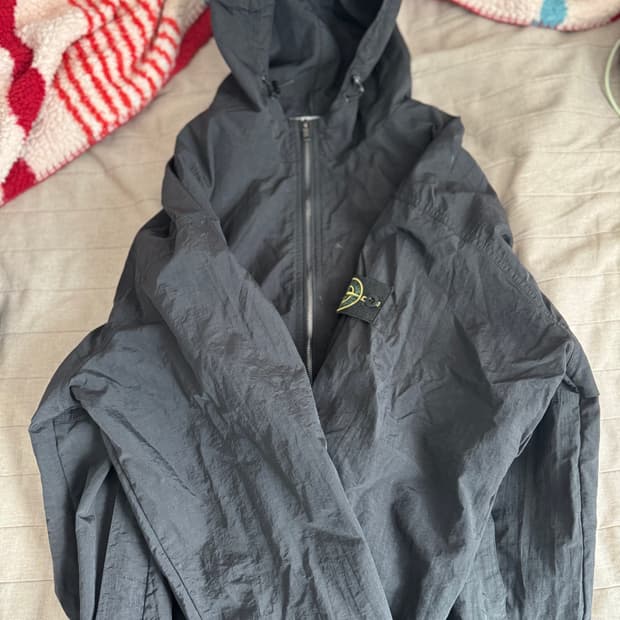 스톤 바람막이 새제품