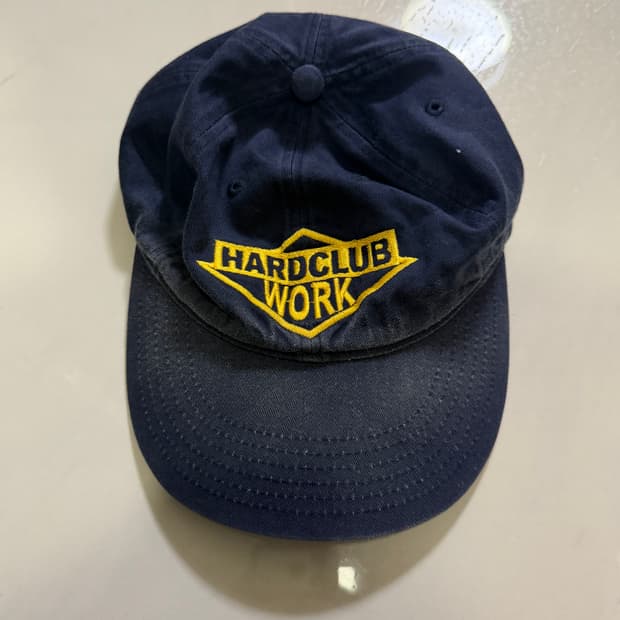 매뉴얼(KASUAL MANUAL) 하드 클럽 모자 네이비