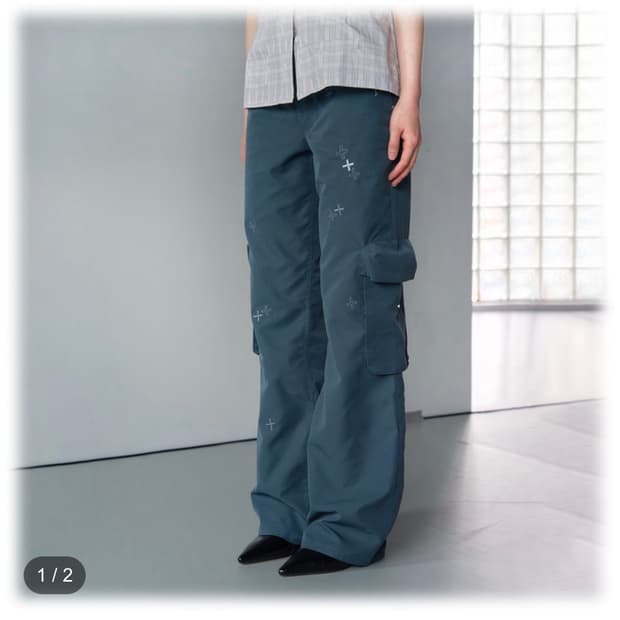SUHSUH CROSS RAIN EMBROIDERY CARGO PANTS