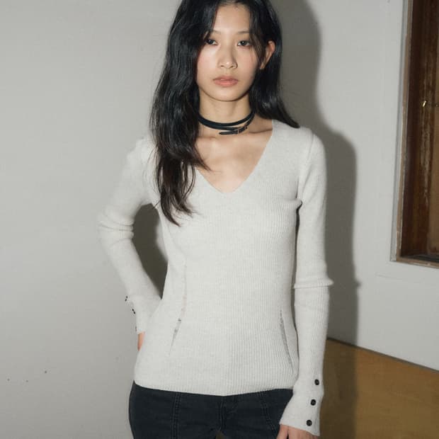 헬레네파리스 데미지 브이넥 리브드 니트 오트밀