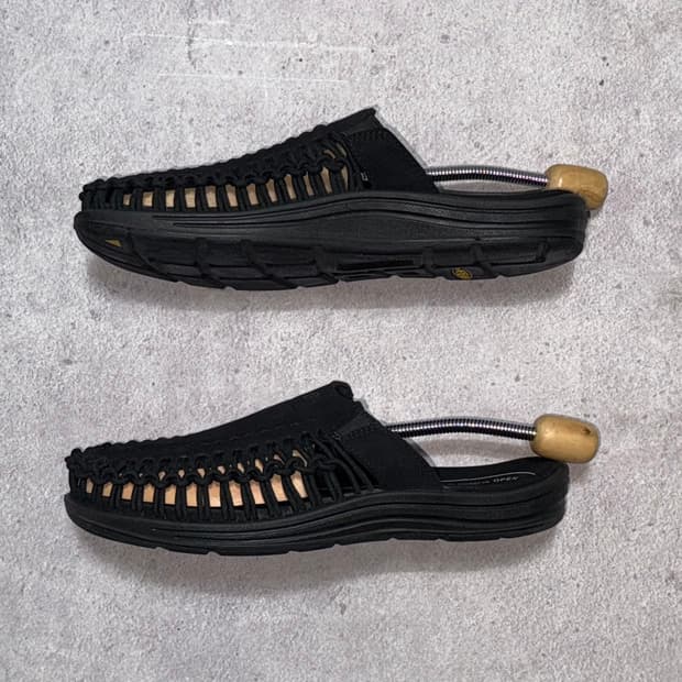 킨 UNEEK 유니크 슬라이드 블랙