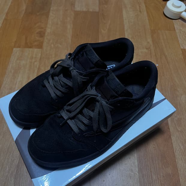 나이키조던x트레비스스캇 로우 OG 벨벳 브라운 270