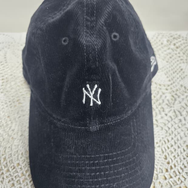 뉴에라 코듀로이 뉴욕양키즈 볼캡