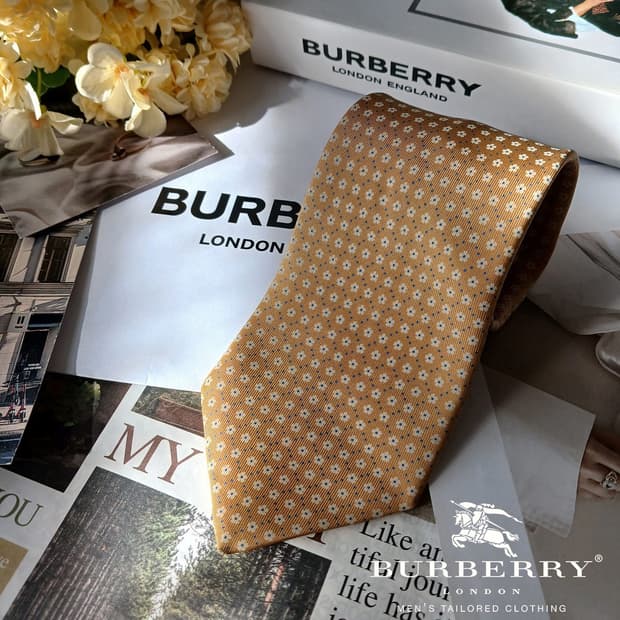 버버리 실크 브라운 플라워 도트 넥타이 9.6cm A등급 A19591

