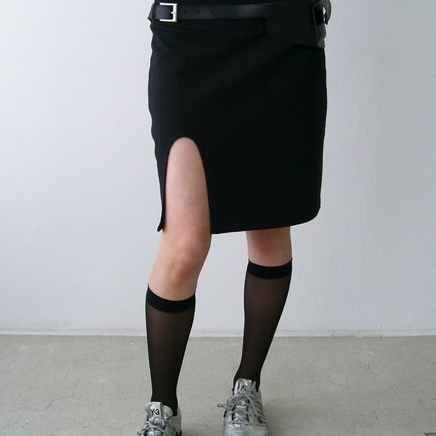 르노우 제작 저지 컷 아웃 스커트 블랙
