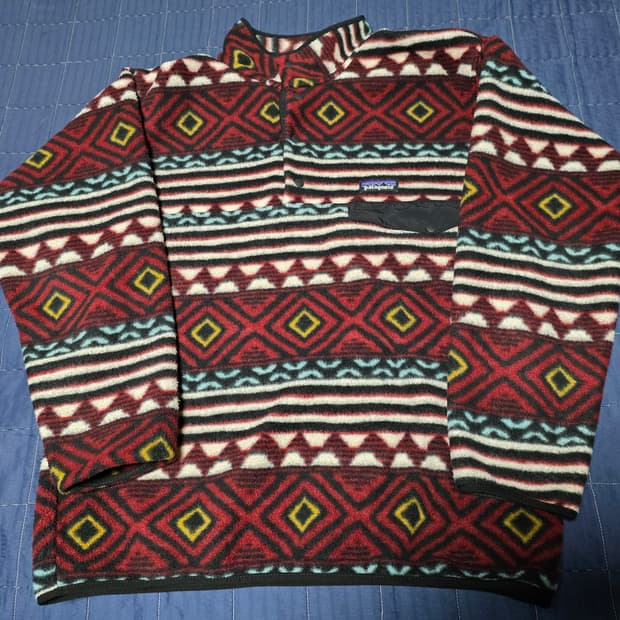 파타고니아 신칠라 아즈텍 사이즈 M 100-105 상태 좋은편입니다.
안