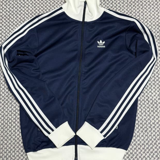 베켄바우어 네이비