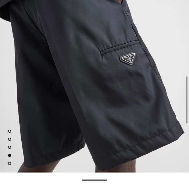 프라다 리나일론 버뮤다 팬츠 / 48 / 사용감