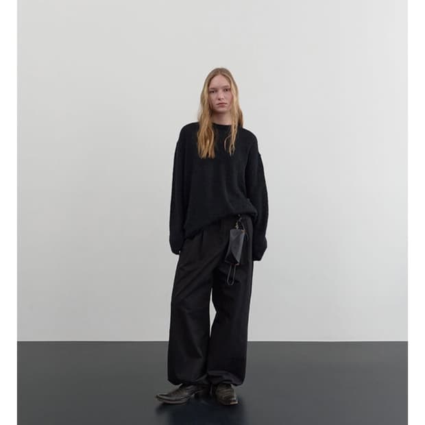 COTTON TUCK JOGGER PANTS (BLACK)