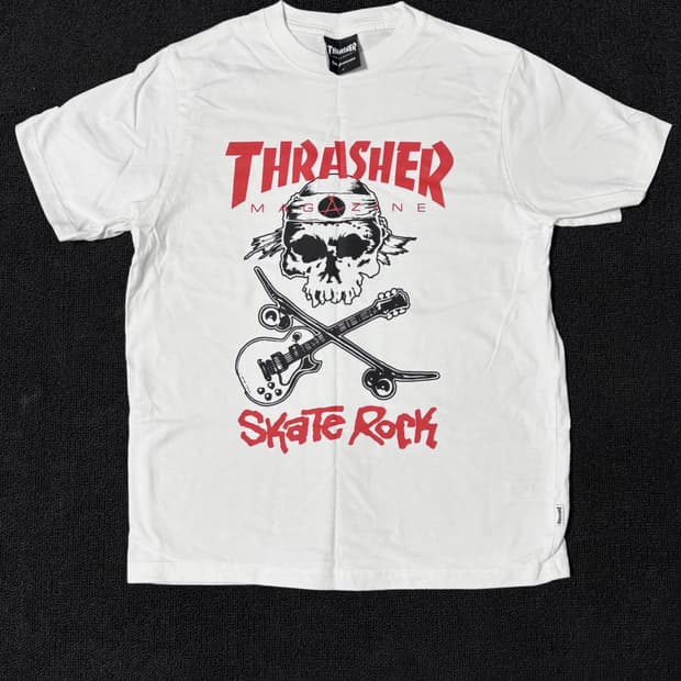 트래셔 우먼 스컬 그래픽 티셔츠