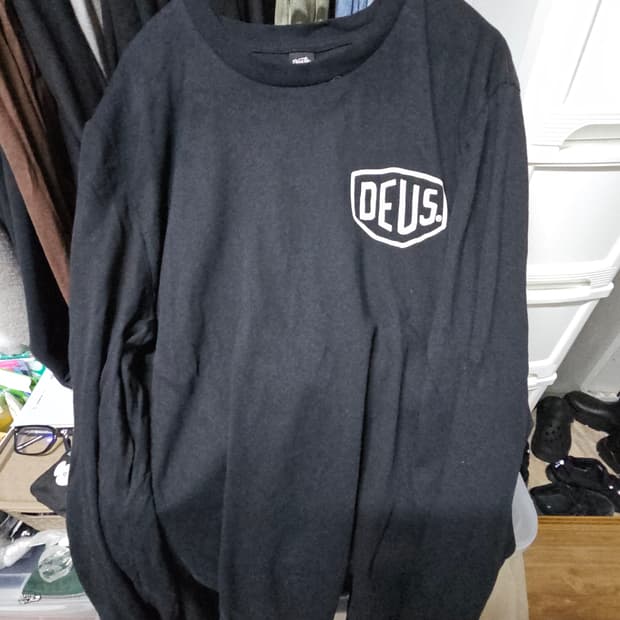 데우스 롱슬리브