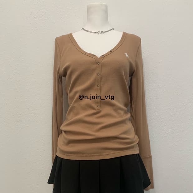 아베크롬비 헨리넥 연브라운 롱슬리브 홀리스터