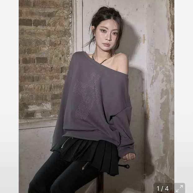 511 비전 / CIPHER OFF-SHOULDER SWEATSHIRT