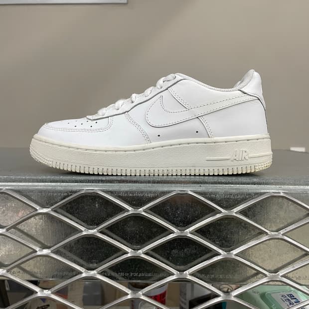 나이키 에어포스1 트리플 화이트 225